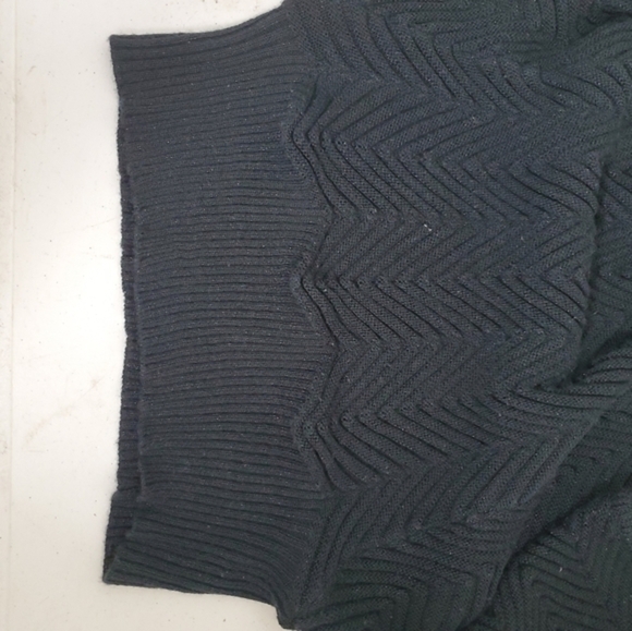 Lane Bryant Black Metallic Thread Short Sleeve Sparkly Sweater Size 14/16 - Picture 6 of 14